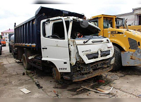 Грузовой самосвал HINO 500 2013 г.в.